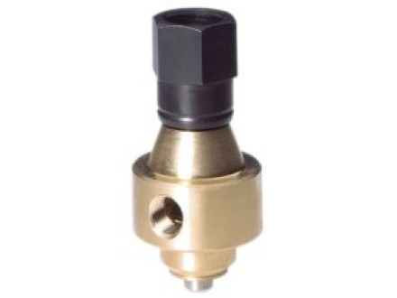 Вращающийся фитинг URF400  для мойки; вход 1/2, выход 1/4г-г 390 бар 80 л/мин
