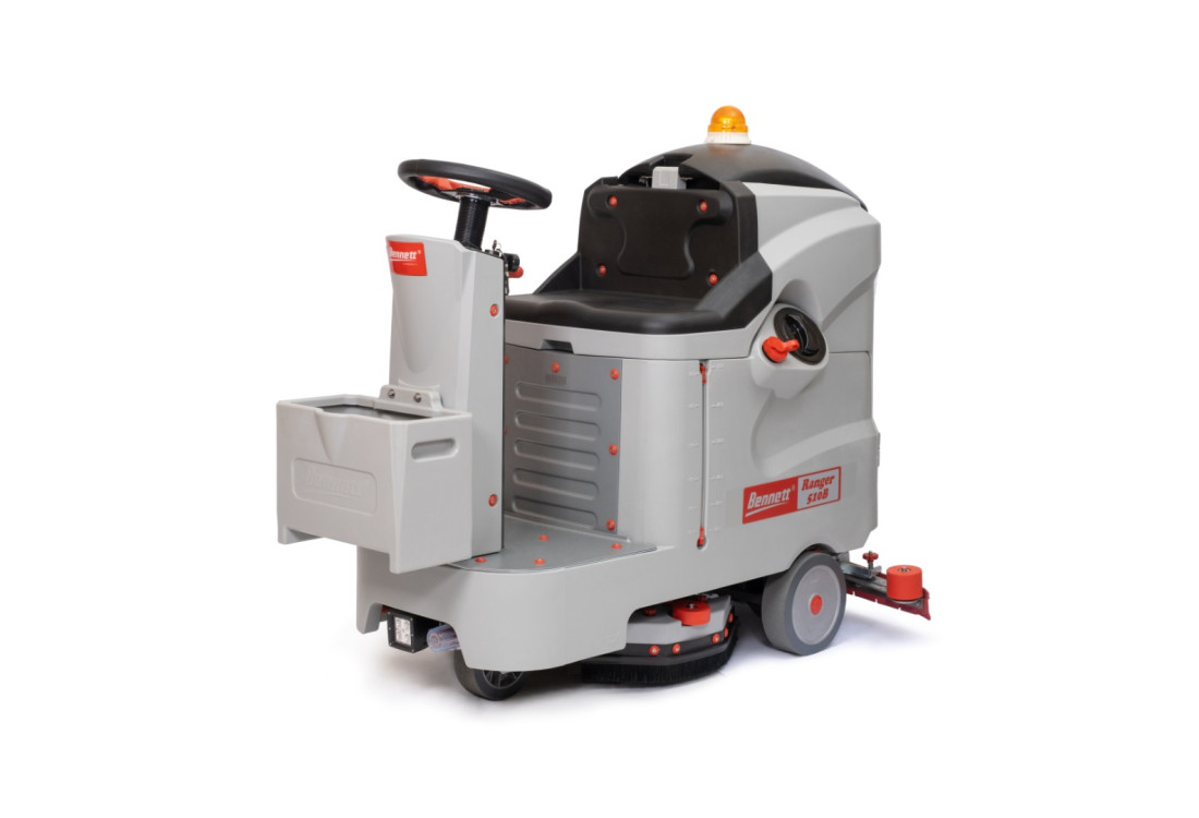 Поломоечная машина с сиденьем Bennett Ranger R510b (510 мм, 3060 м²/ч) Поломоечная машина с сиденьем Bennett Ranger R510b (510 мм, 3060 м²/ч)